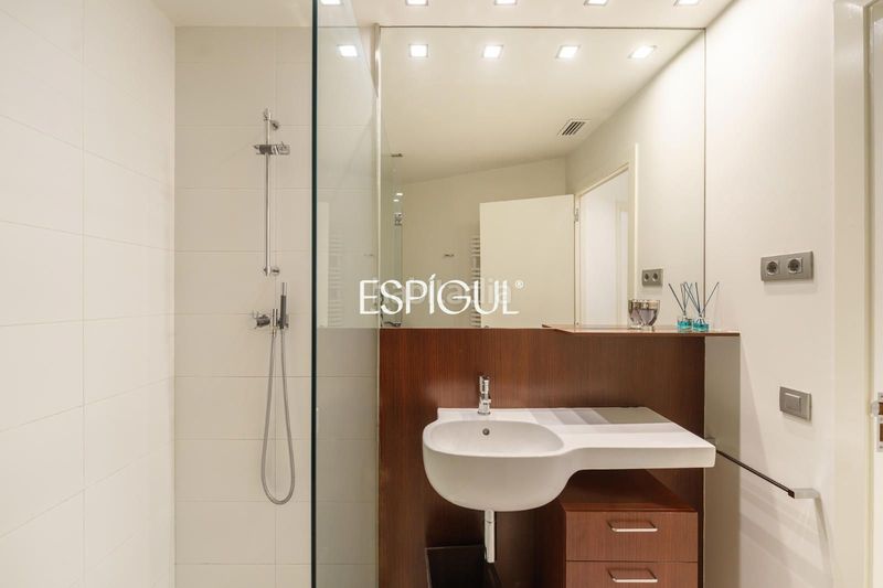 Foto 41fa4ab9-f7aa-41ce-af6e-07fec78b26d7. Pis amb calefacció aparcament piscina a Pedralbes Barcelona