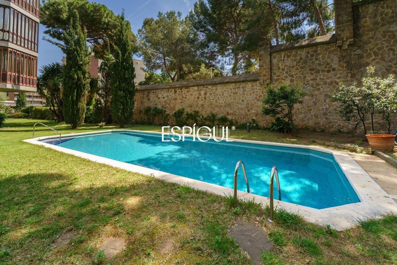 Foto 49b3d903-1ed2-47cb-9bb8-158f44259b91. Pis amb calefacció aparcament piscina a Pedralbes Barcelona