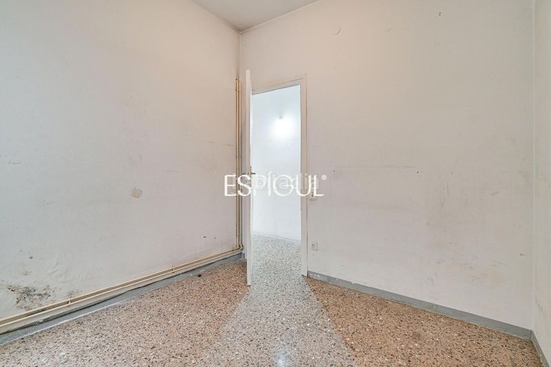 Foto 35b77432-f3ff-40bf-b58e-e2c3b7193c43. Pis amb calefacció aparcament a La Bordeta Barcelona