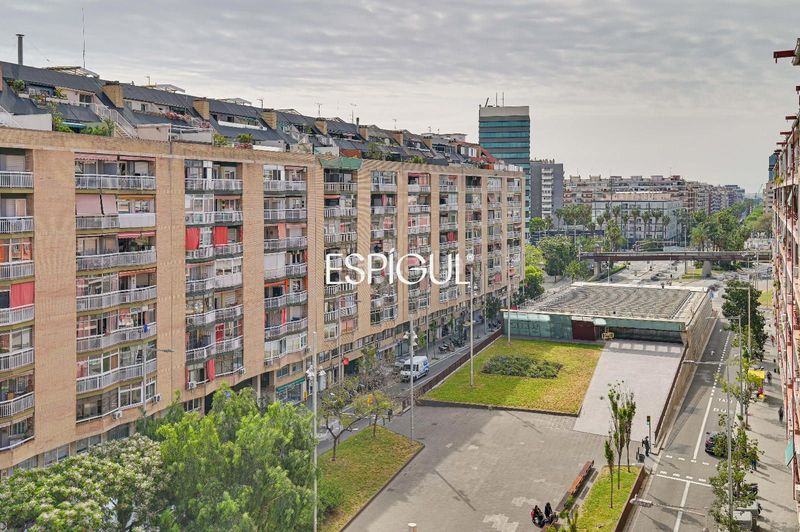 Foto b885245b-32ff-4139-ab28-35a34e321660. Pis amb calefacció aparcament a La Bordeta Barcelona