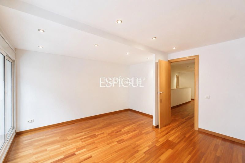 Foto a9aca3db-402f-4b0c-8975-dd3fa0fd9a86. Dúplex amb calefacció a Sants Barcelona