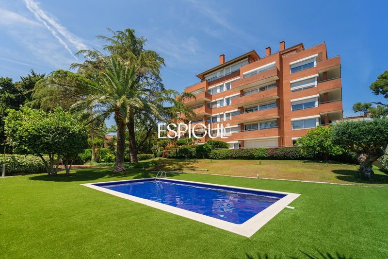 Foto d2bfd594-7bcf-4bca-8d29-241a08ae76d4. Pis amb calefacció aparcament piscina a Centre Esplugues de Llobregat
