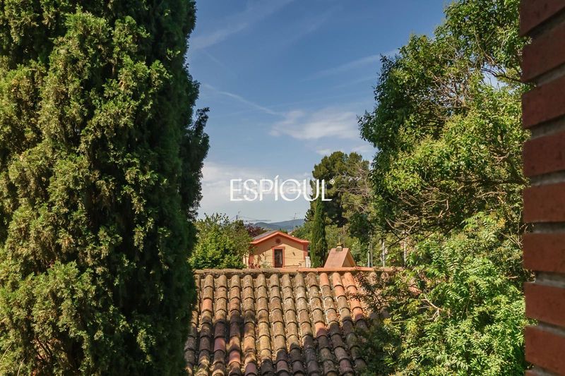 Foto ef75c689-e28f-4d15-a431-c9446857862a. Pis amb calefacció aparcament piscina a Centre Esplugues de Llobregat