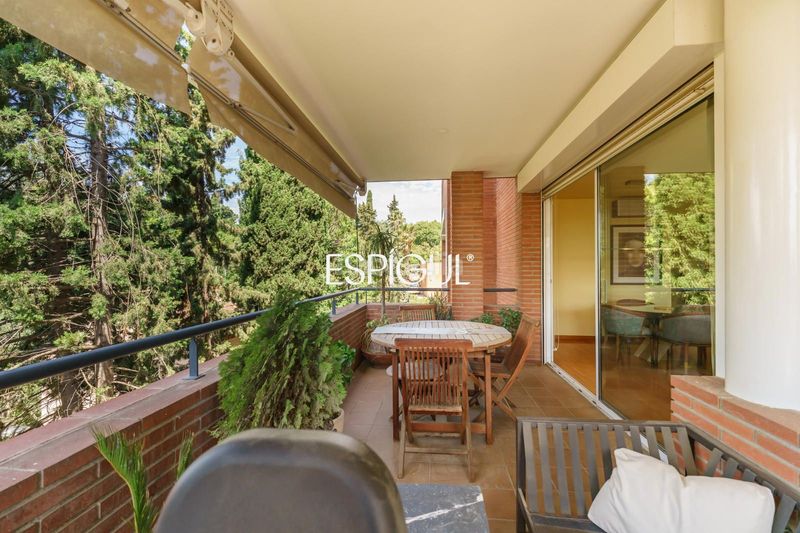 Foto fbd36936-7841-4f3e-b2bd-21d01d596223. Pis amb calefacció aparcament piscina a Centre Esplugues de Llobregat