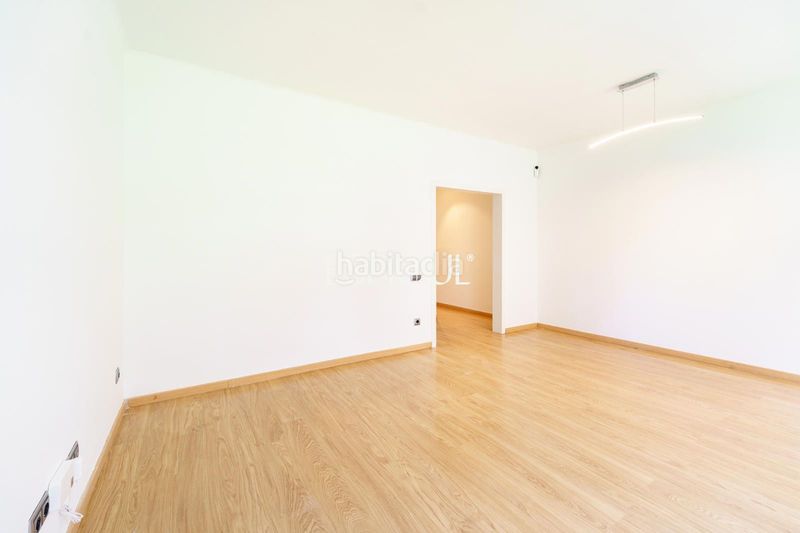 Foto a02e5e95-bfa8-45b6-8cd2-50dfbbc74845. Pis a Font de la Guatlla Barcelona