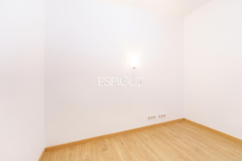 Foto f3b6424c-713e-4258-beb2-856efdc5df17. Pis a Font de la Guatlla Barcelona