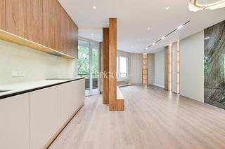 Pis  Del bruc. Exclusivo piso en venta en calle bruc, barcelona