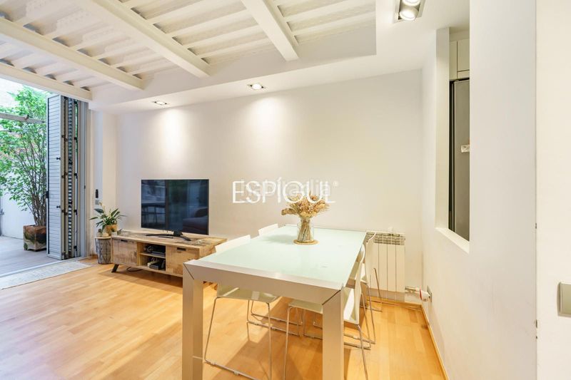 Foto 09ff823b-e861-4d34-83a1-bd9c9e42a6c3. Casa amb calefacció a Sants Barcelona