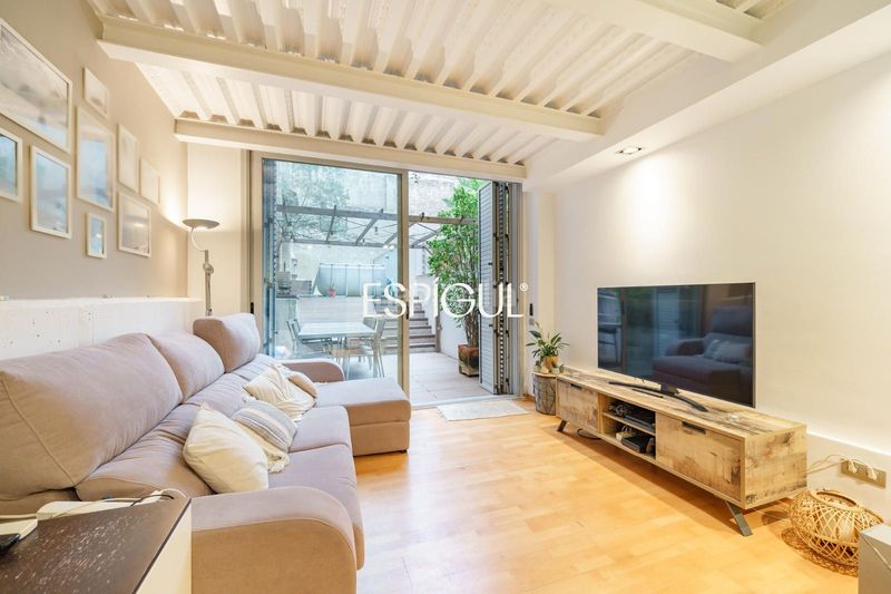 Foto a4c40284-d212-4359-a5f3-74c6ce22e4dd. Casa amb calefacció a Sants Barcelona