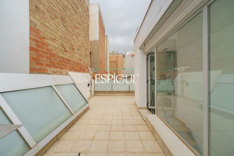 Foto cbcf89ac-4030-4229-9689-ef3de615e43c. Casa amb calefacció a Sants Barcelona
