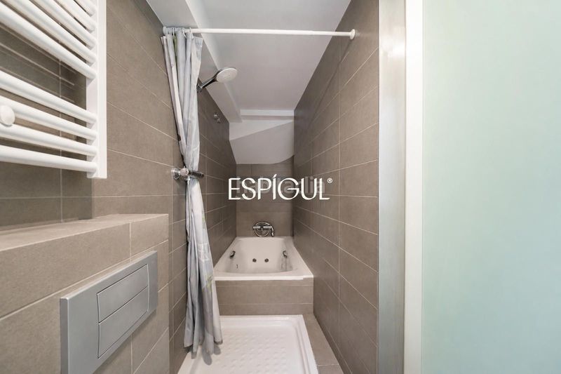 Foto e23beff1-814d-4848-8337-ba0fe4703488. Casa amb calefacció a Sants Barcelona