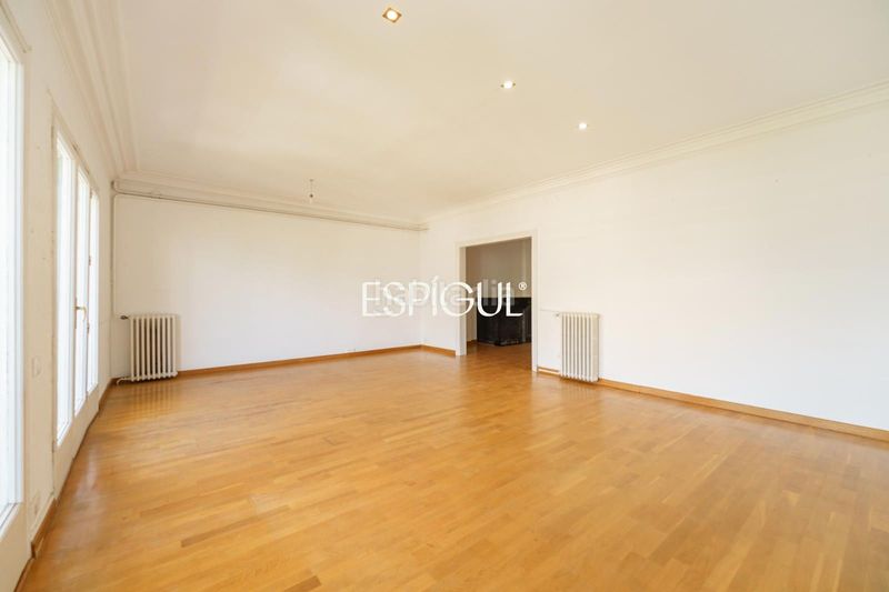 Foto ff4c48f3-5298-41ae-8965-d873c8897b0a. Pis amb calefacció aparcament a Pedralbes Barcelona