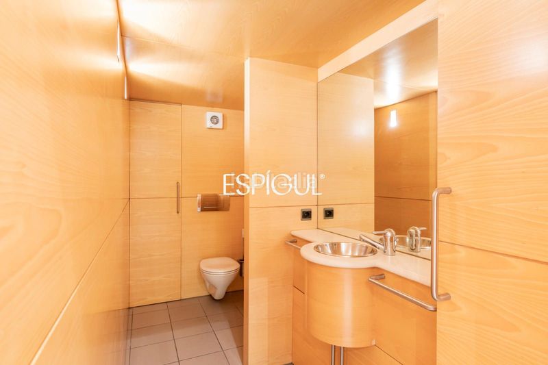 Foto 7f5a6c87-39d7-48a3-b4c7-58674c7bb427. Ufficio con riscaldamento in Tres Torres Barcelona