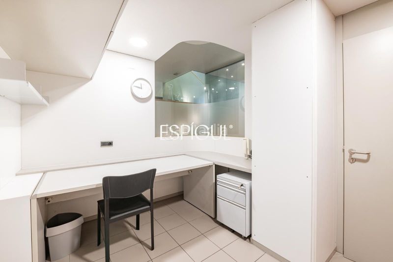 Foto aa0d52a6-f0de-4dd2-9f1b-18c2331e7d17. Ufficio con riscaldamento in Tres Torres Barcelona