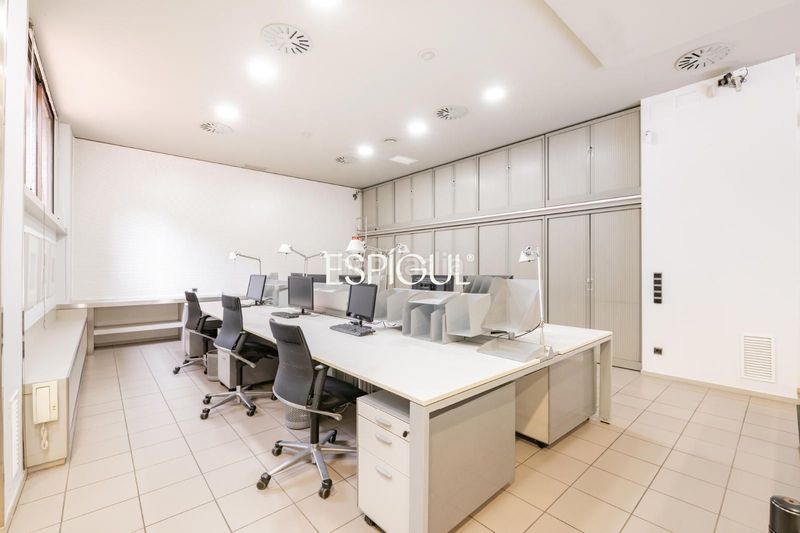 Foto cf551055-f698-4840-a538-57ccf6035440. Ufficio con riscaldamento in Tres Torres Barcelona
