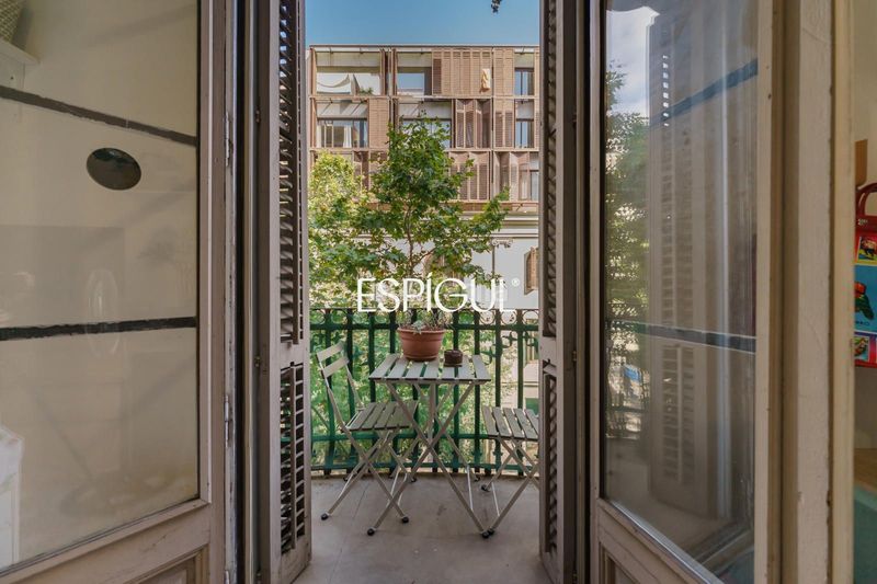 Foto b16b31f5-cd7e-466c-b93d-963f247dfd16. Pis amb calefacció a Vila de Gràcia Barcelona