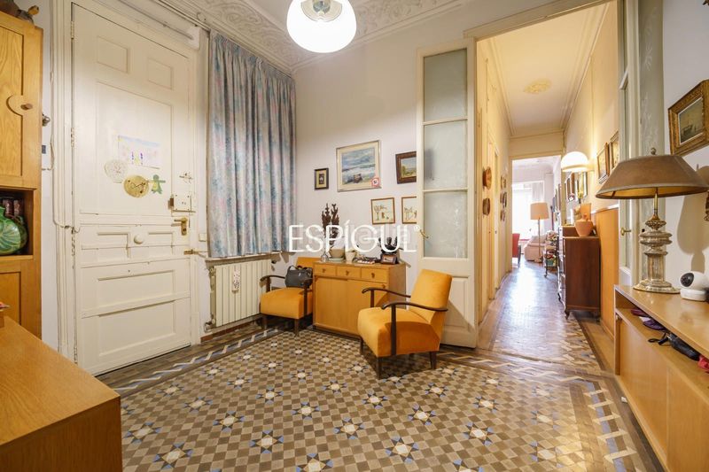 Foto 5d50a62f-f932-484d-8530-61f3d6b83b20. Flat with heating in Dreta de l´Eixample Barcelona
