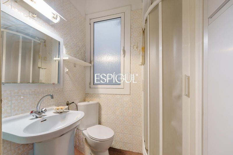 Foto 8c79efab-4f98-41cc-8587-a33d0b45e102. Flat with heating in Dreta de l´Eixample Barcelona