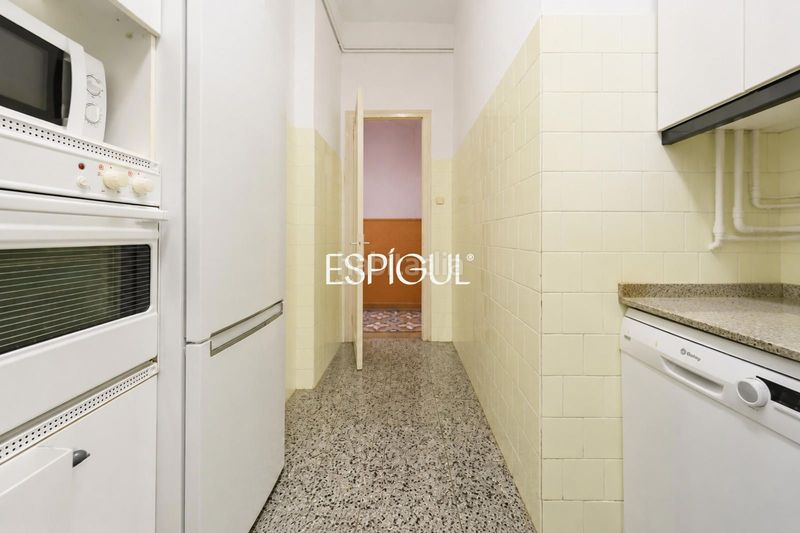 Foto f5257f52-27ad-46ee-af4b-d131e158dfef. Flat with heating in Dreta de l´Eixample Barcelona