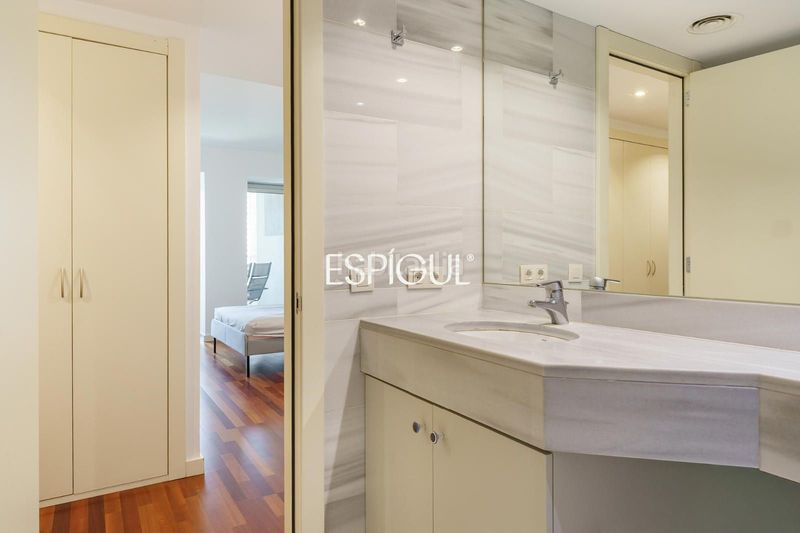 Foto aed5b4d9-ddf9-4917-9309-04e7b10302eb. Àtic amb calefacció piscina a Diagonal Mar i el Front Marítim del Poblenou Barcelona
