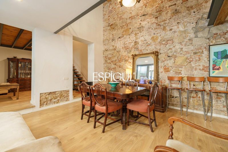 Foto 27f65d4c-0364-4115-adb8-72988a691d70. Duplex con riscaldamento in El Poble Sec - Parc de Montjuïc Barcelona