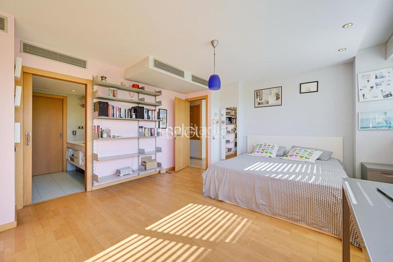 Foto 37618e6a-0278-4c23-81fe-e465eec0dda5. Casa adossada amb calefacció aparcament a Sant Gervasi - Bonanova Barcelona