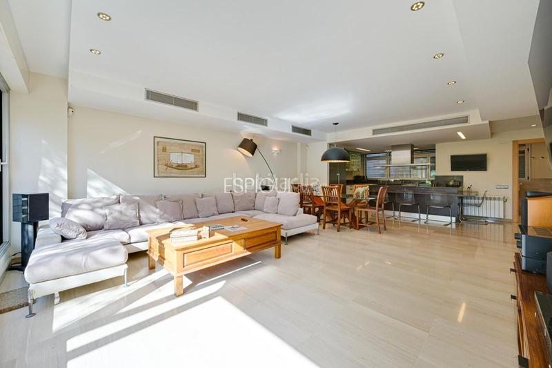 Foto 47f50639-48b7-4642-8bce-5335ddb9a907. Casa adossada amb calefacció aparcament a Sant Gervasi - Bonanova Barcelona