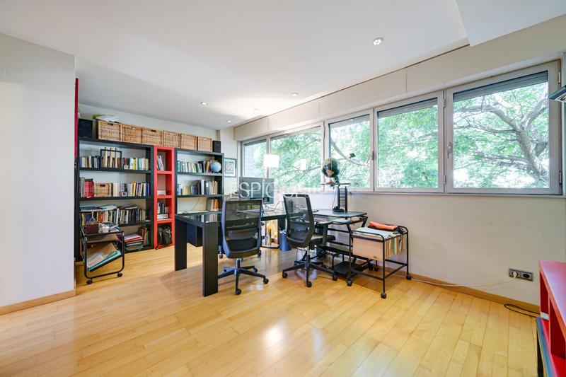 Foto 50baaef8-6cb1-4cd9-b56f-fe9d83433dfb. Casa adossada amb calefacció aparcament a Sant Gervasi - Bonanova Barcelona