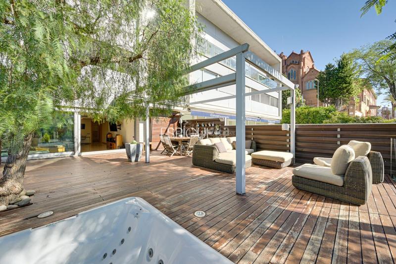 Foto 78d3519e-94db-4783-9a56-1a3636caa1cb. Casa adossada amb calefacció aparcament a Sant Gervasi - Bonanova Barcelona