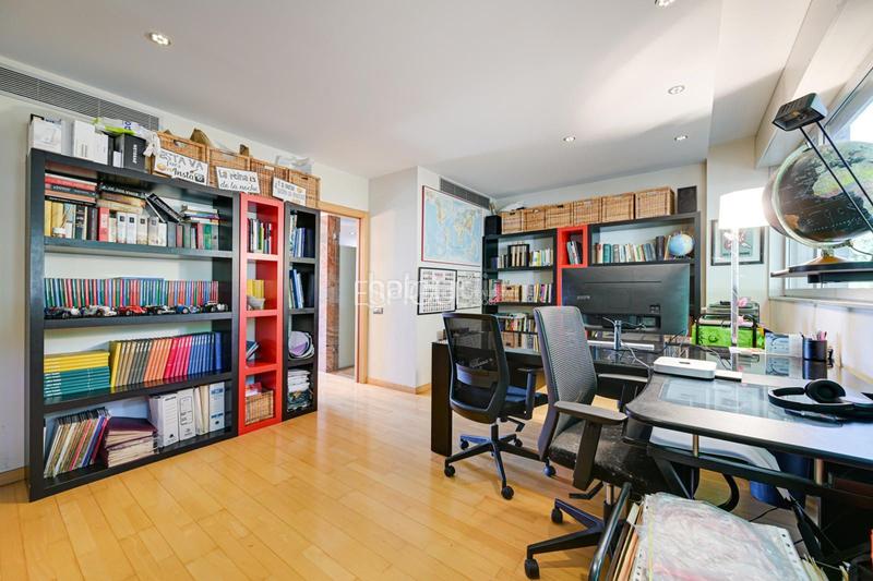 Foto aa15464b-47ef-428f-a6cc-e15dbe3c8e4d. Casa adossada amb calefacció aparcament a Sant Gervasi - Bonanova Barcelona