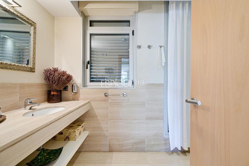 Foto cf394bb8-226d-4517-ac82-2550e8fe5d7a. Casa adossada amb calefacció aparcament a Sant Gervasi - Bonanova Barcelona