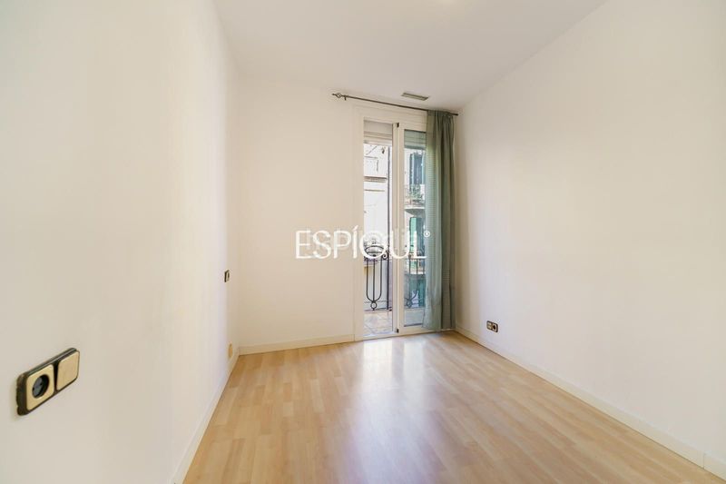 Foto 40094a1c-6857-4315-a294-d794f0193c24. Pis amb calefacció a Sants-Badal Barcelona