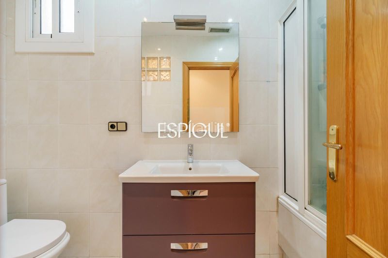 Foto e5cda0a4-c4c0-4819-9cb3-c0eea108ec08. Pis amb calefacció a Sants-Badal Barcelona