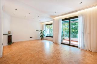 Pis  Enric granados. Piso de carcter reformado en venta en enric granados