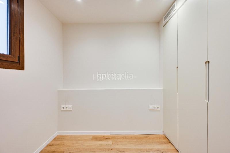 Foto 2022f54b-2c03-473f-a59c-25a5c2be47e6. Pis amb calefacció a Raval Barcelona