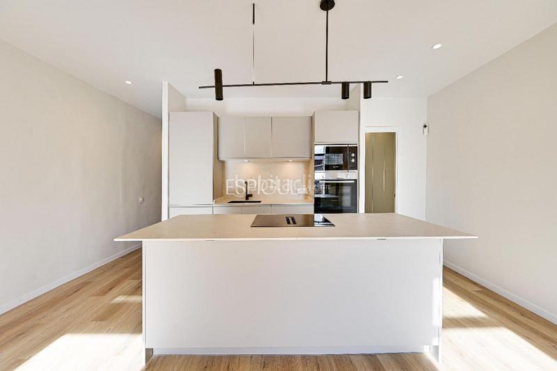 Foto 2c85f37e-130f-4fe4-8f9c-0faf1bce3355. Pis amb calefacció a Raval Barcelona