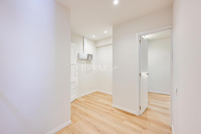 Foto da1695a4-e427-492f-9798-e7169488ef1a. Pis amb calefacció a Raval Barcelona