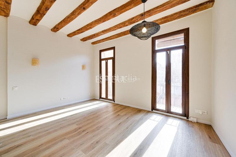 Foto e85da349-2ce1-4369-b685-389d4d683f5a. Pis amb calefacció a Raval Barcelona