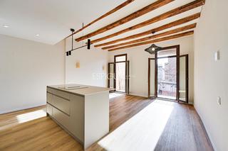 Pis  Hospital. Piso en venta en el raval