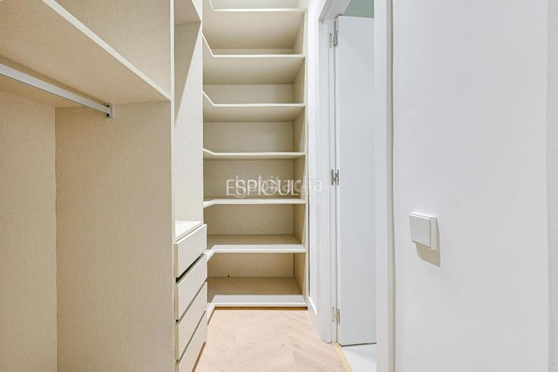 Foto cf49fffc-fd3a-4f82-a4c6-3ae07acfc275. Pis amb calefacció aparcament a St. Pere - Sta. Caterina - El Born Barcelona