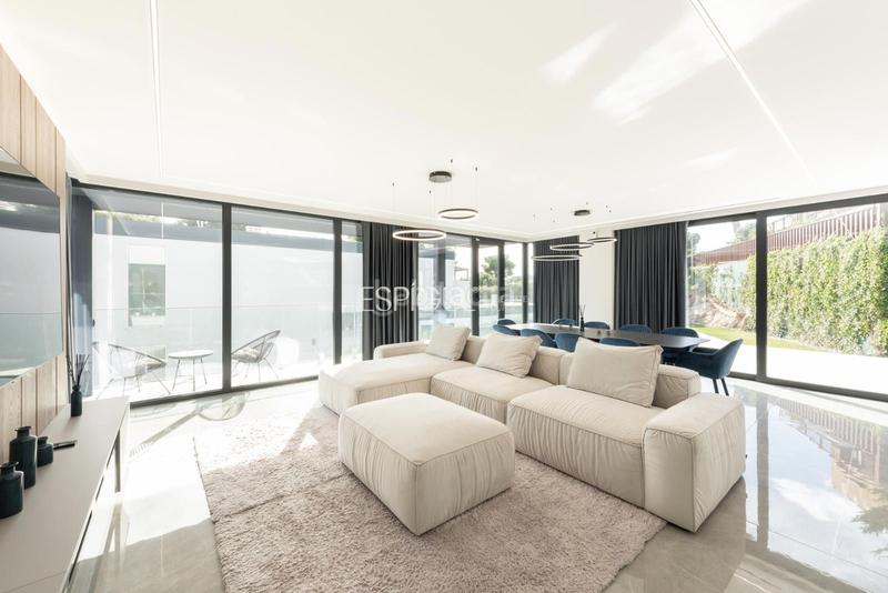 Foto 11ea0b90-68af-4aa2-a447-28dc7b2e50b8. Maison avec chauffage parking piscine dans Muntanyeta Castelldefels