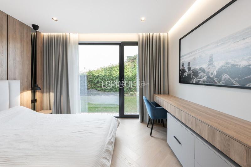 Foto 66efe272-d231-42b7-8d18-929aad4eb101. Maison avec chauffage parking piscine dans Muntanyeta Castelldefels