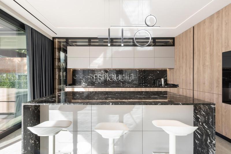 Foto b69ae56b-3ed5-4fb8-a2a1-3b1455d63d69. Maison avec chauffage parking piscine dans Muntanyeta Castelldefels