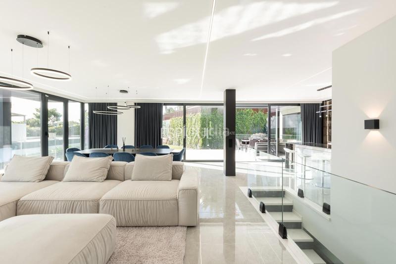 Foto f9bd652d-8116-4ff1-abd6-78146c56a25e. Maison avec chauffage parking piscine dans Muntanyeta Castelldefels