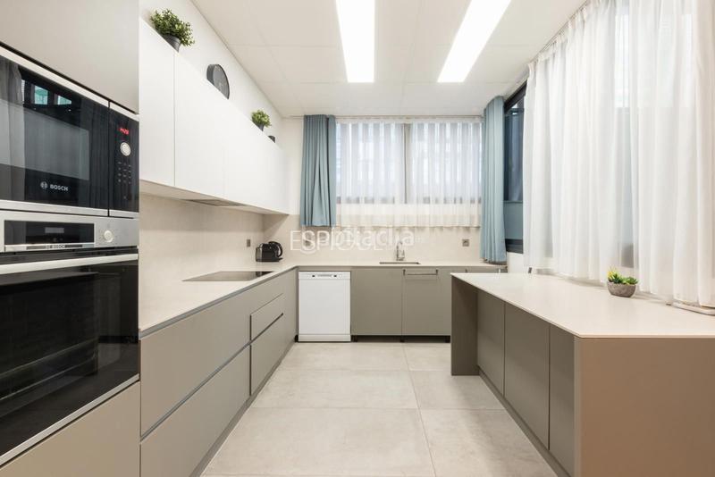 Foto 68d42f42-739e-4900-a072-d42b1faa278c. Duplex with heating parking in Centre Castelldefels