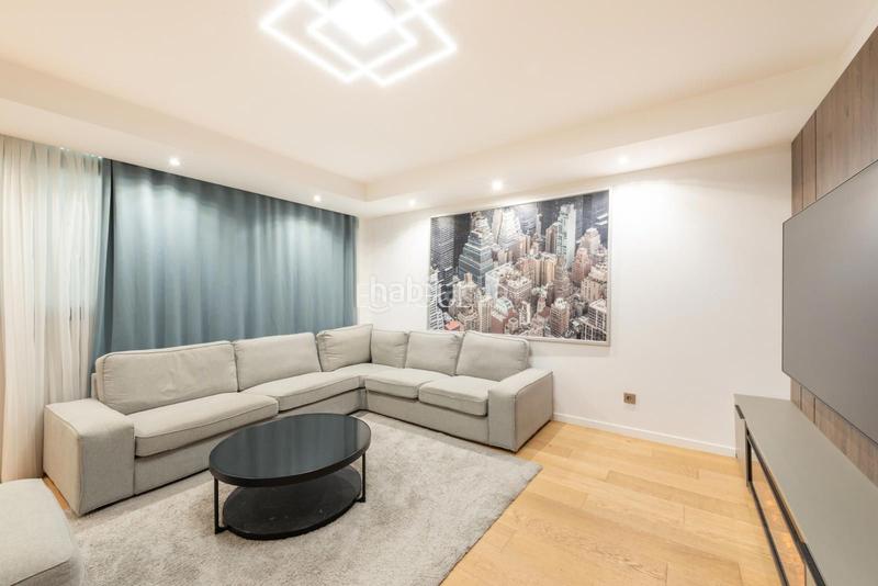 Foto 783643c4-f5e3-4685-b149-cbc24ca4e27e. Duplex with heating parking in Centre Castelldefels