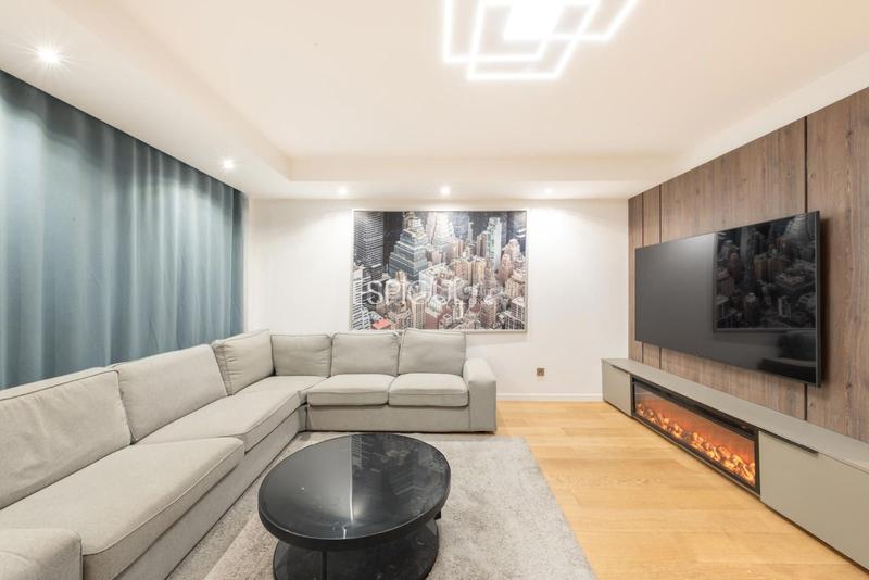 Foto a2661306-0845-4b3b-b4de-ac89ce81ee25. Duplex with heating parking in Centre Castelldefels