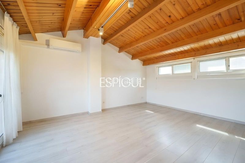 Foto 01a00c6e-ab25-4316-a21e-5de41c7ccd76. Casa adossada amb calefacció aparcament piscina a Sant Cugat del Vallès