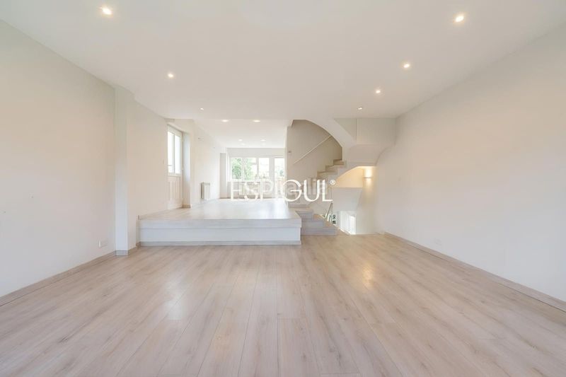 Foto 5010f205-9578-41dc-b59d-8e292a18932b. Casa adossada amb calefacció aparcament piscina a Sant Cugat del Vallès