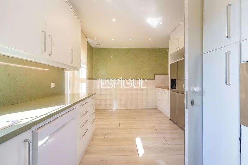 Foto 67bd4007-ea13-466d-8a68-3cd0a43543c1. Casa adossada amb calefacció aparcament piscina a Sant Cugat del Vallès